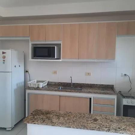 Apartamento completo e confortável com excelente localização, 5 min da Praia Grande, Tenório e comércio-3